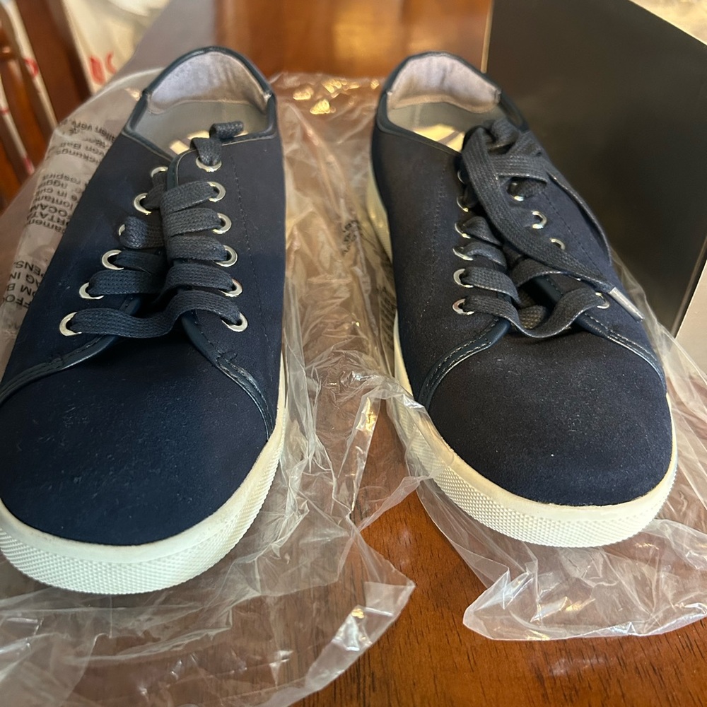 Womans Navy Blue Casual Sneakers